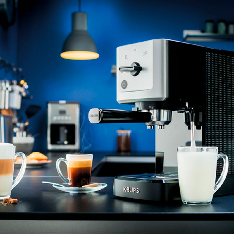 Cafetera express manual Krups Calvi XP344010 – 15 bar, precalentado 40 s, varilla de vapor