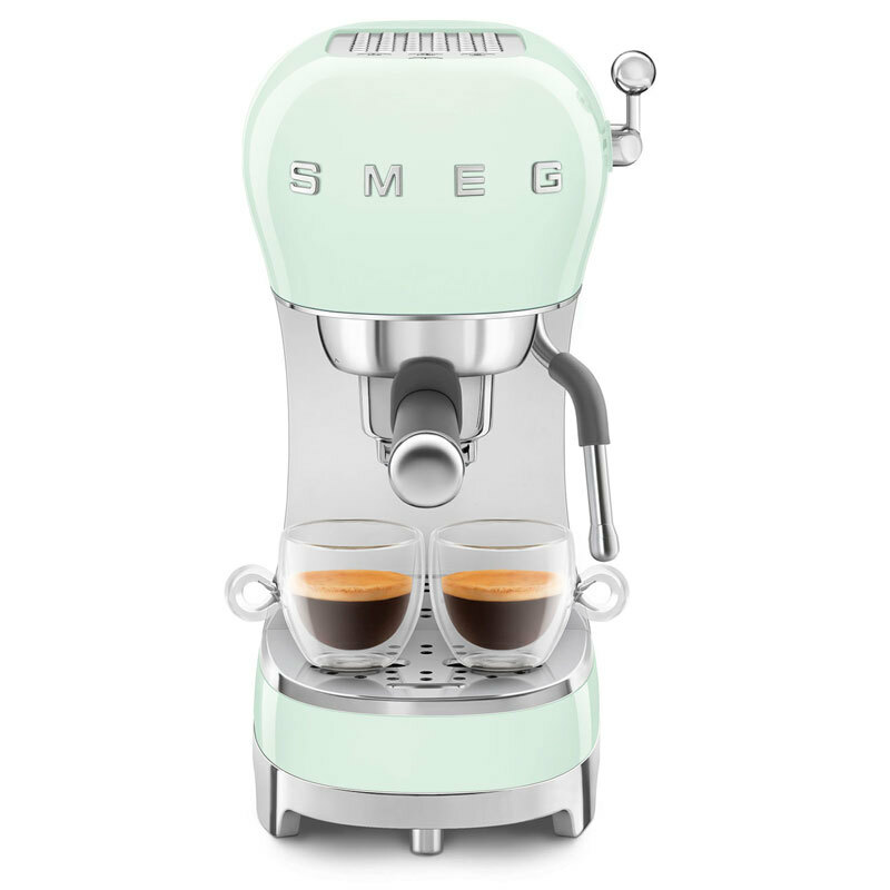 Cafetera espresso manual Smeg ECF02PGEU – 15 bar, Depósito 1,1 L, Varilla de vapor