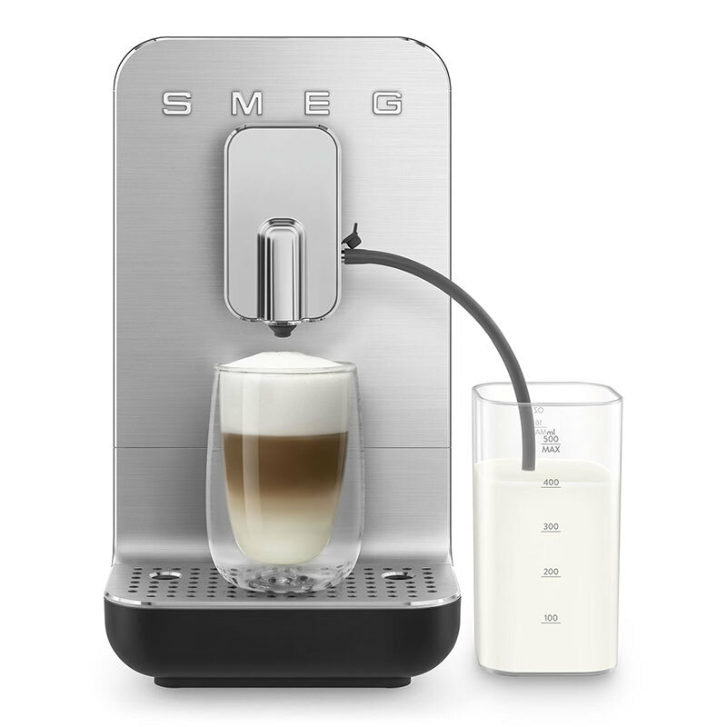 Cafetera superautomática Smeg BCC13BLMEU – Molinillo integrado, Jarra de leche automática, 19 bar