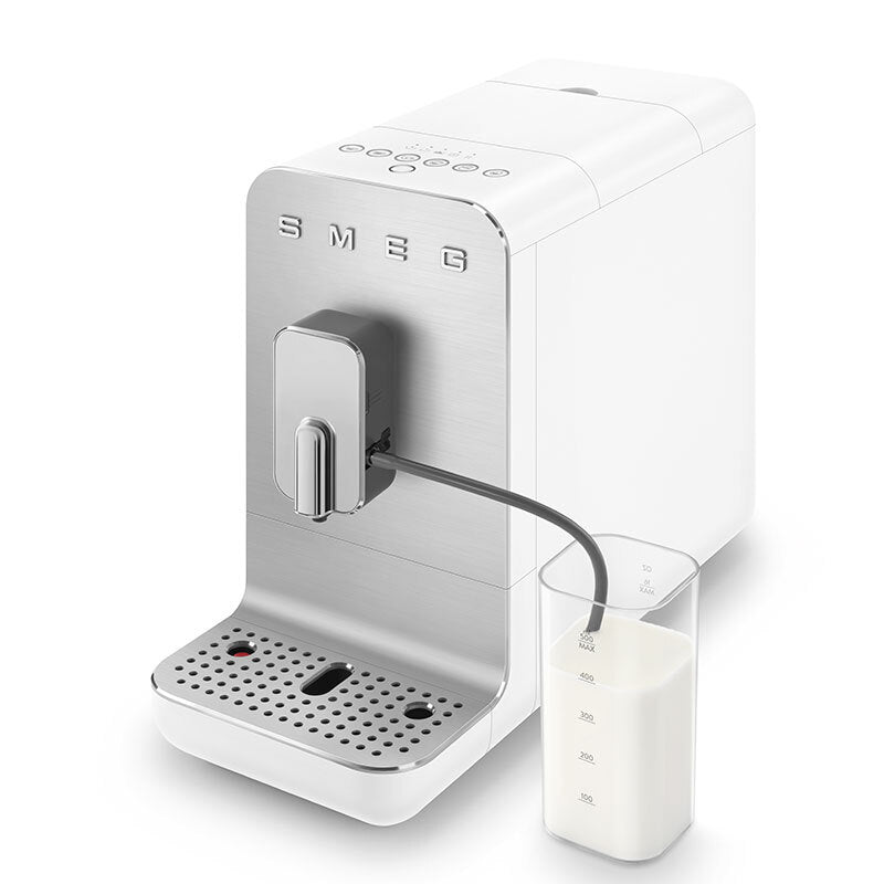 Cafetera superautomática Smeg BCC13WHMEU – Molinillo integrado, Jarra de leche, 19 bar