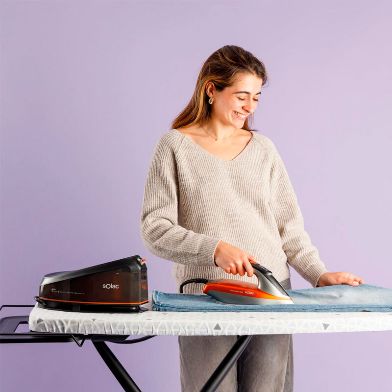 Centro de planchado Solac CPB6110 – 3000 W, 7 bar, 400 g golpe