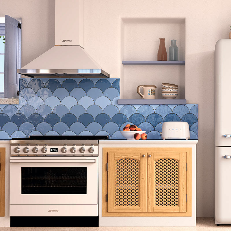 Cocina mixta Smeg CPF9GPWH – 6 quemadores, Horno 126 L pirolítico, Blanco esmaltado