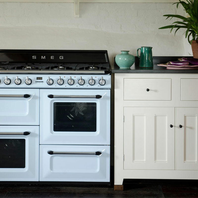 Cocina Smeg TR4110AZ – 7 quemadores, 3 hornos, Clase A