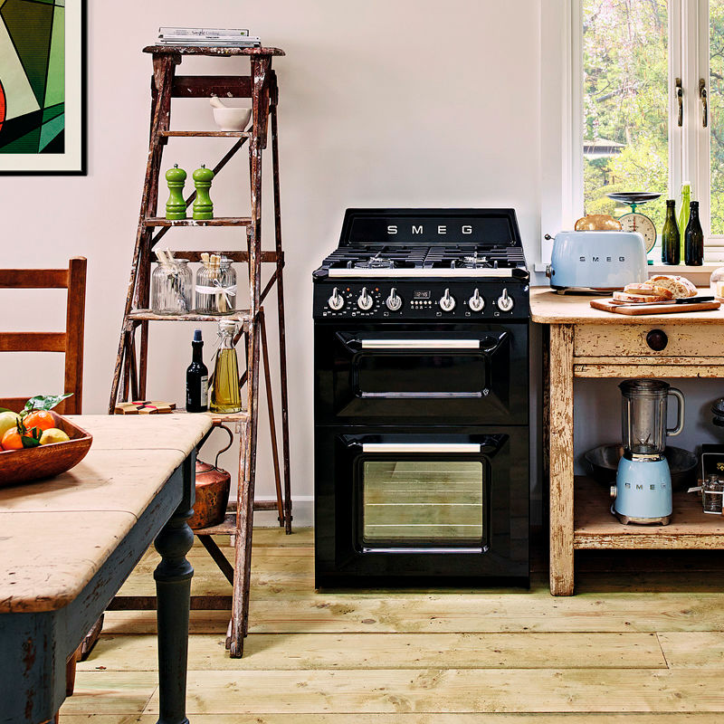 Cocina mixta Smeg TR62BL – 4 fuegos, Horno 61 L, Pirolítica