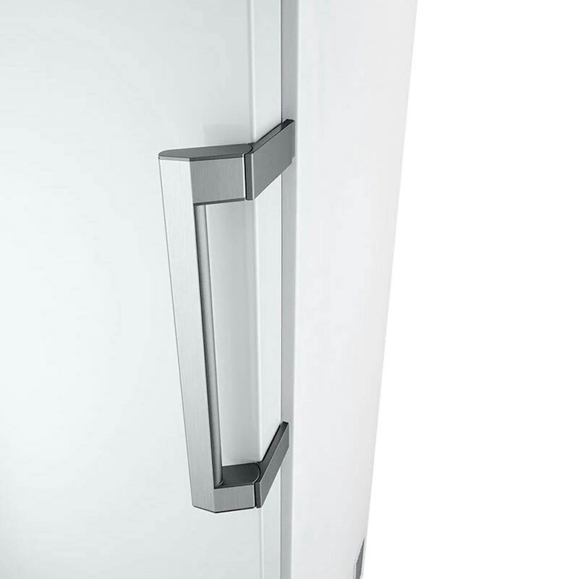 Congelador vertical LG GFT41SWGSZ, detalle del tirador de la puerta blanca