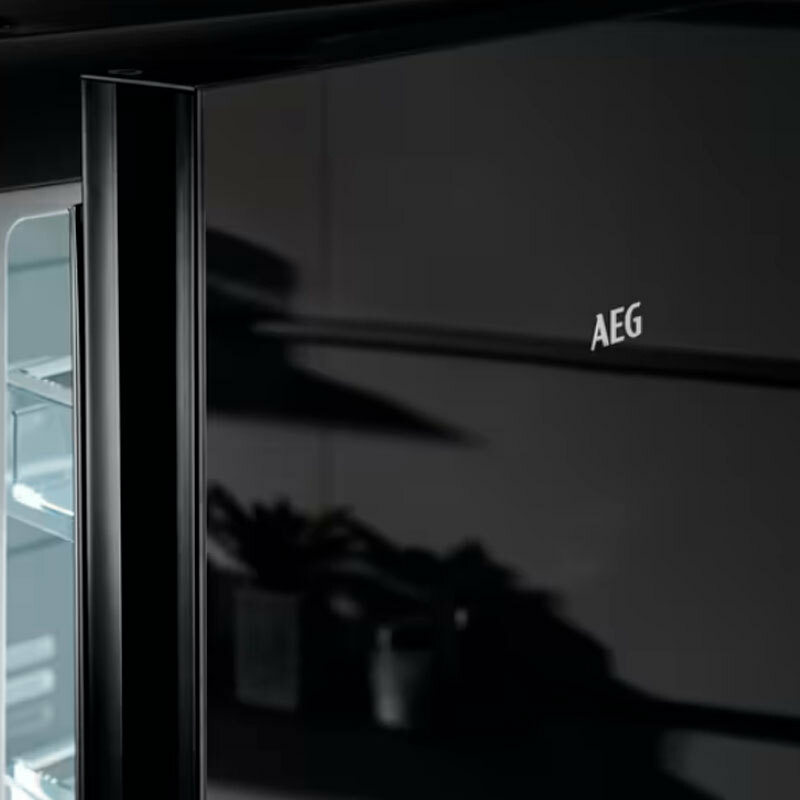 Frigorífico combi AEG ORC8M361EE – Total No Frost, 366 L, Cristal negro