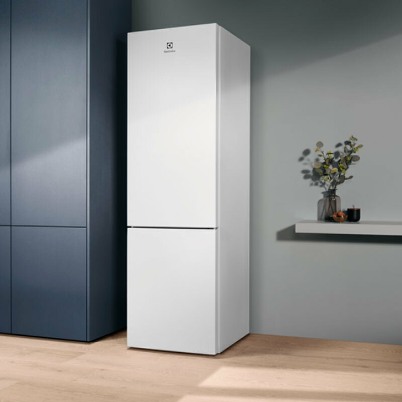 Frigorífico combi Electrolux LNT6ME36W2 – TwinTech Total No Frost, 366 L, 38 dB