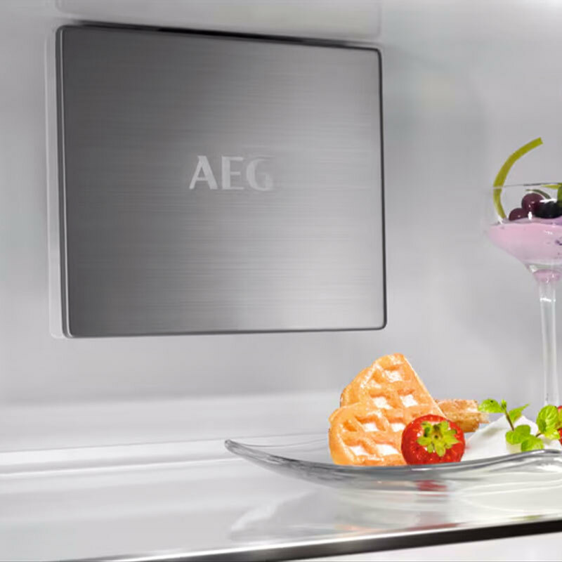 Frigorífico combi integrable AEG NSC7P751ES – 376 L, Total No Frost, GreenZone+