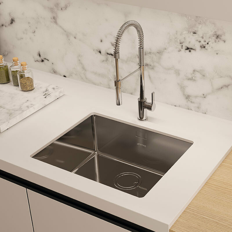 Grifo de cocina semiprofesional Smeg MID5CR – Cromo, Ducha extraíble 180°, Ahorro de agua