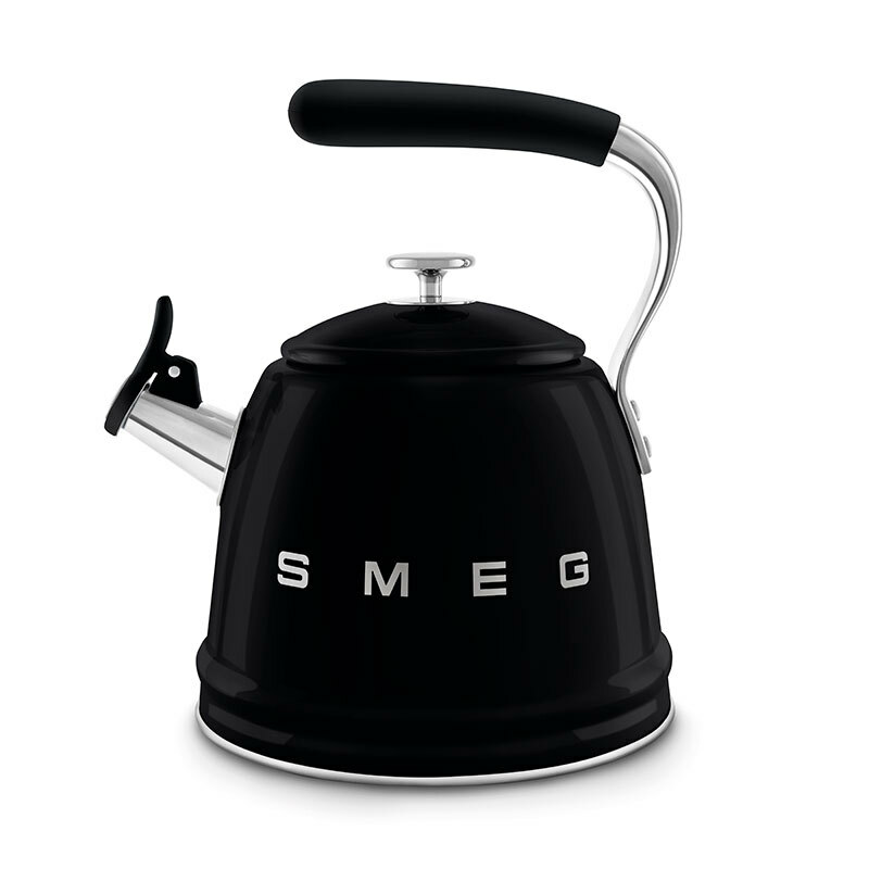 Hervidor silbante Smeg WKF01BL – 2,3 L, Acero inoxidable, Compatible con inducción