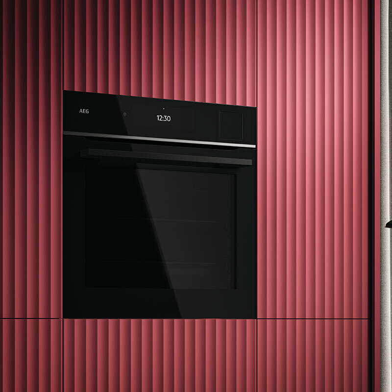 Horno de vapor AEG Serie 9000 TP9SB831AB – 70 L, Pantalla táctil 7,8", WiFi