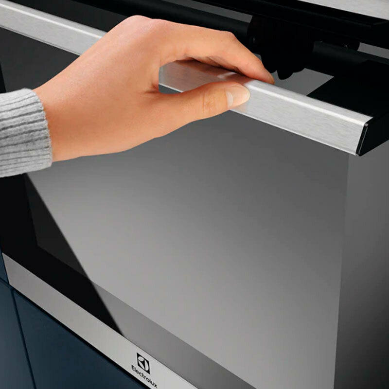 Horno integrable Electrolux EOE8P39X – 72 L, Pirolítico, A+