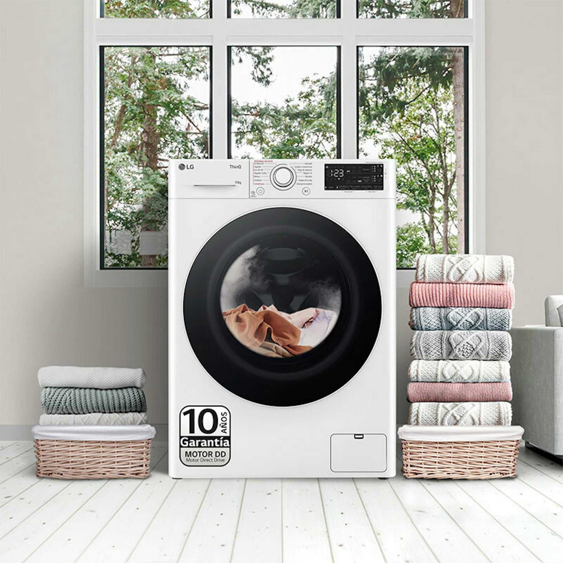Lavadora LG F4WR5510A0W blanca de carga frontal con display digital