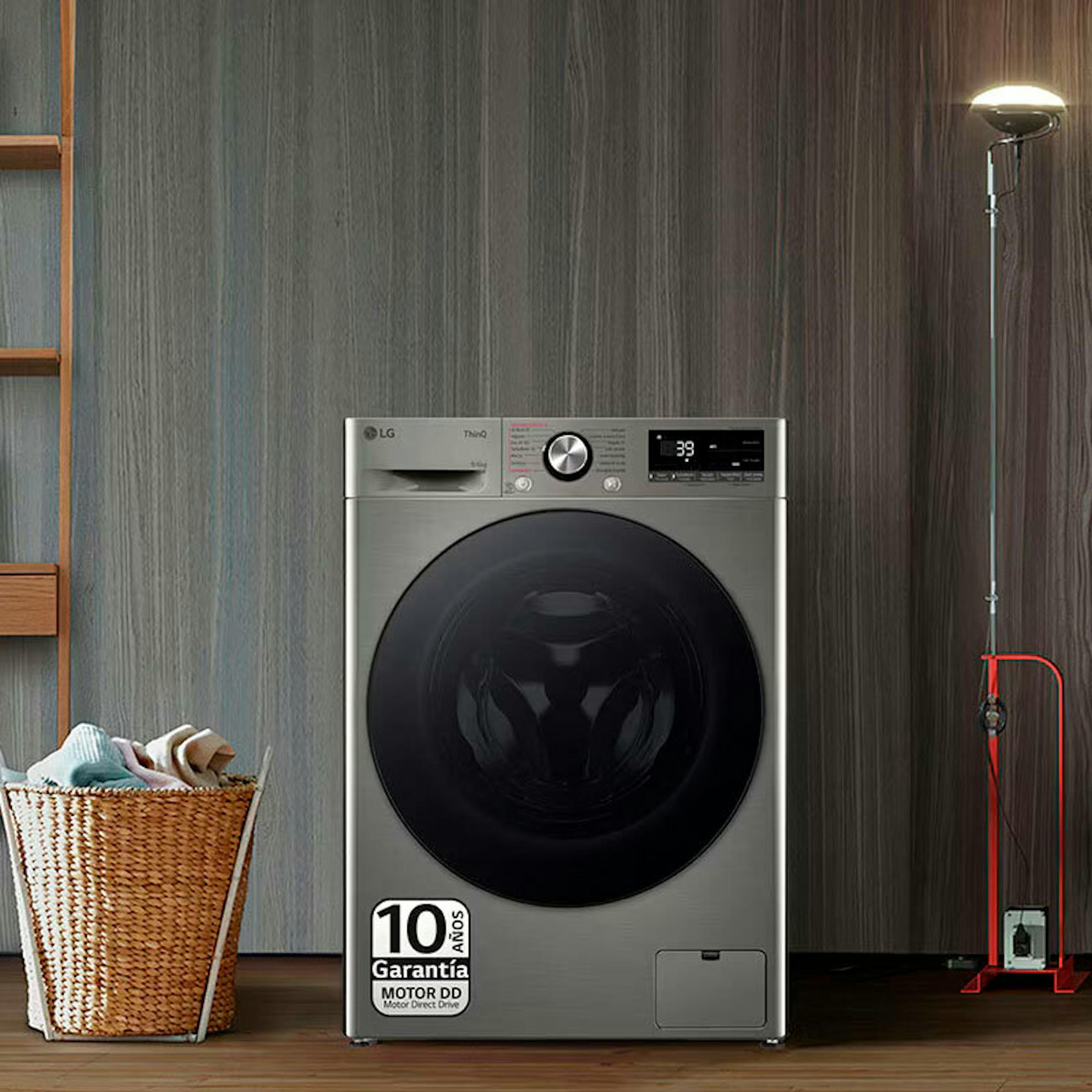 Lavasecadora LG F4DR7009AGS plateada, vista frontal