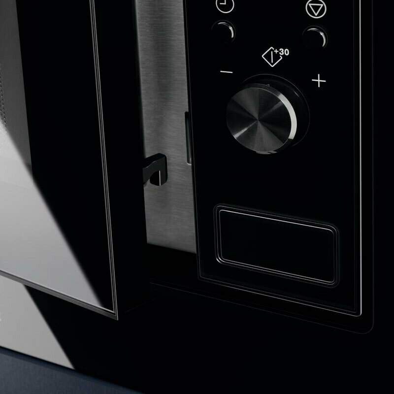 Microondas integrable Electrolux LMS2173EMK – 17 L, 700 W, Display LED