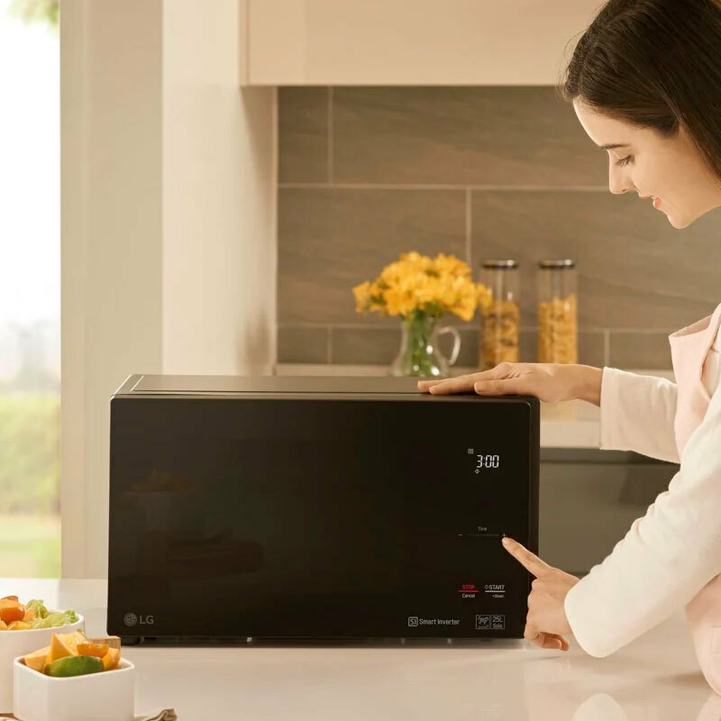 Microondas LG MJ3965BPS – 39 L, Smart Inverter, Air Fry