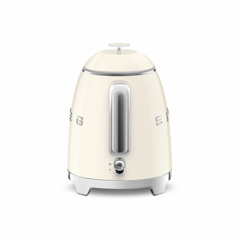 Mini hervidor Smeg KLF05CREU – 0,8 L, 1400 W, color crema
