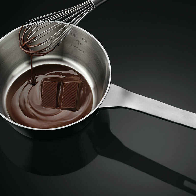 Placa de inducción AEG TR64IT00FB – TotalFlex 4 zonas, PowerBoost, Hob2Hood