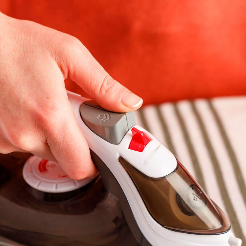 Plancha de vapor Solac PV2400 – 2400 W, suela cerámica, golpe 120 g/min