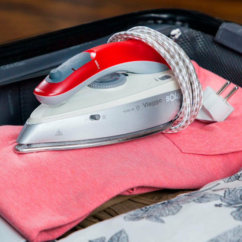 Plancha de viaje Solac PV1652 – Bivoltaje, Suela cerámica, Golpe de vapor 45 g/min