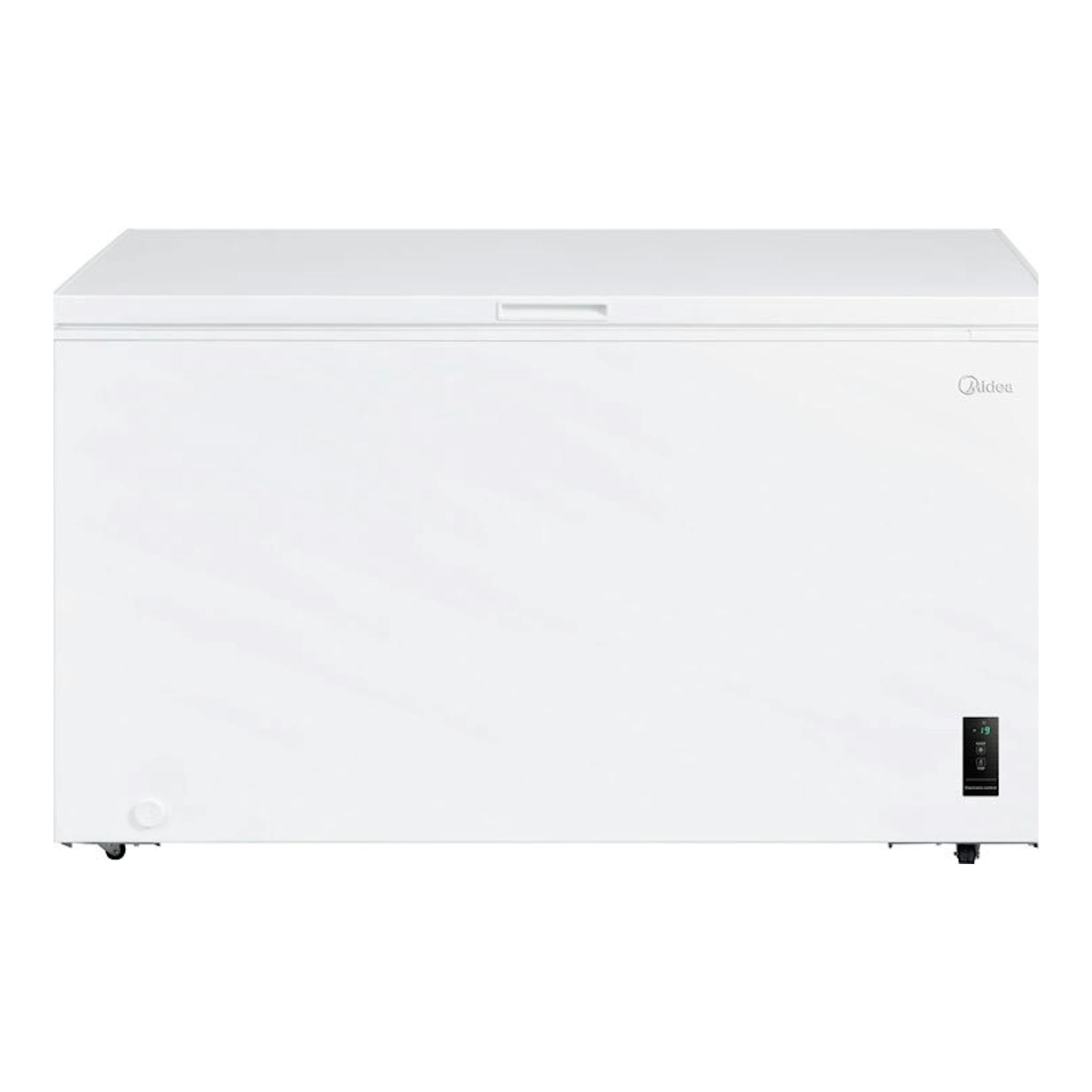 Arcón congelador Midea MDRC564FZE01 blanco, vista frontal, con panel digital en la esquina inferior derecha.