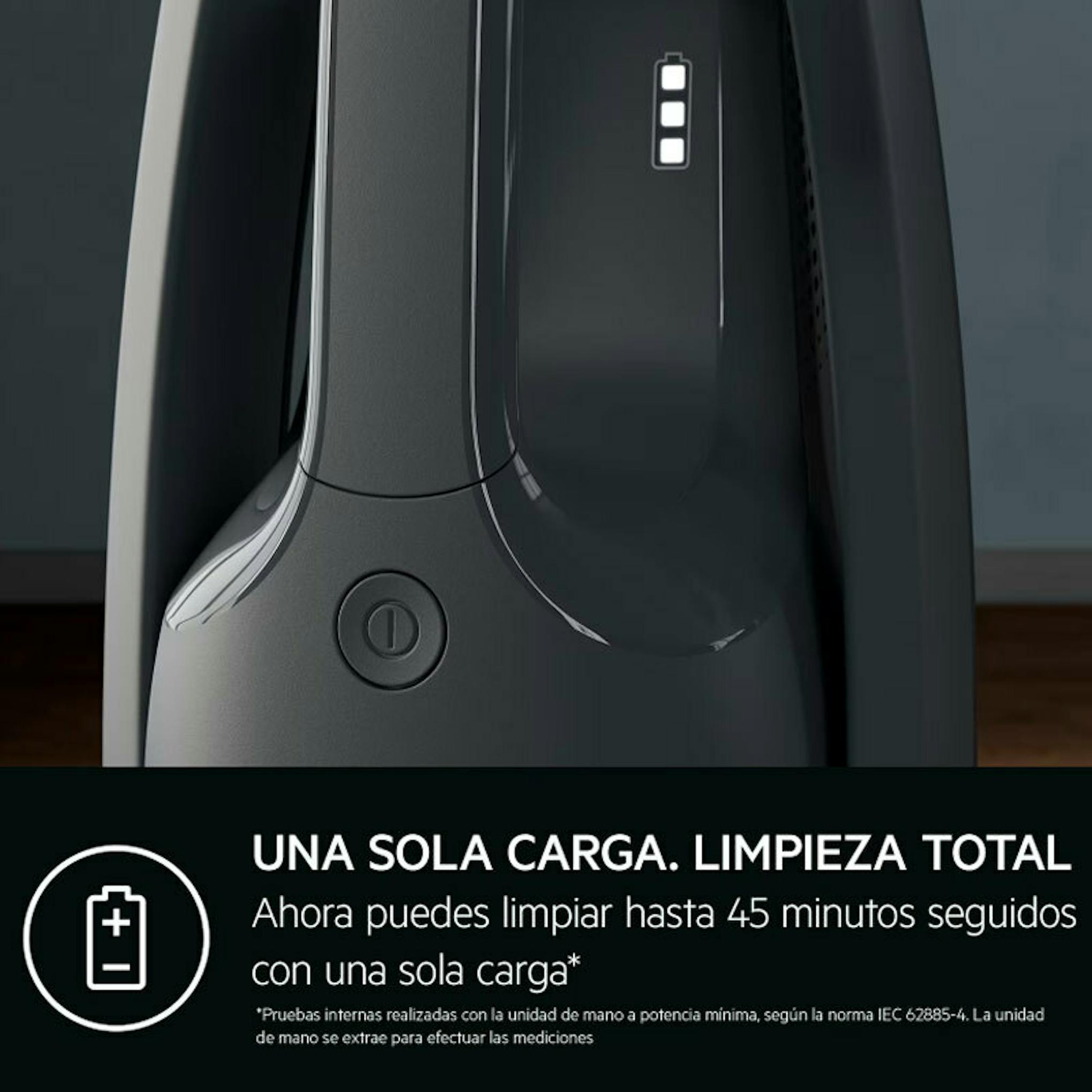 Detalle del aspirador AEG AS52CB18DG con indicador de batería y botón de encendido
