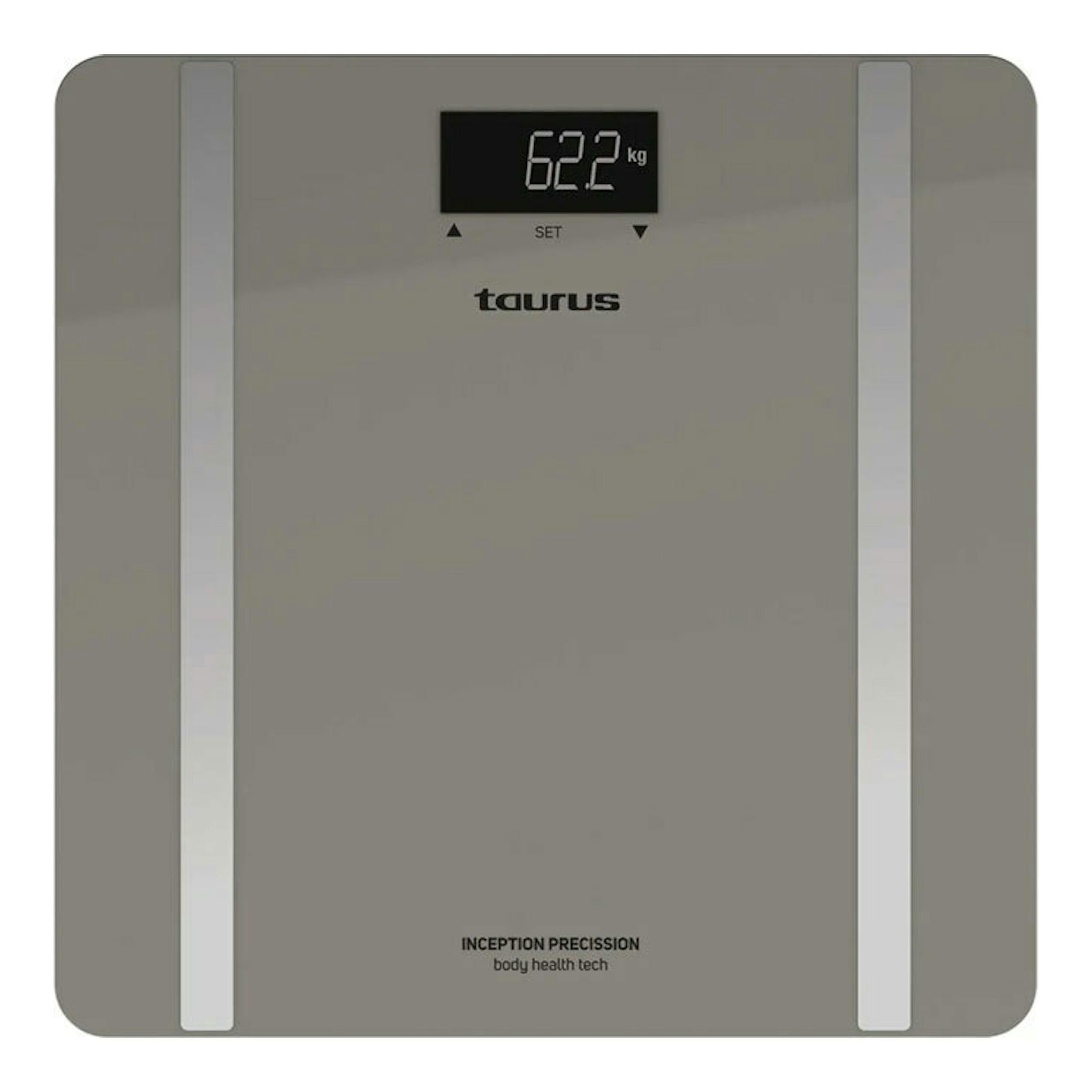 Báscula de baño Taurus Inception Precission gris, vista frontal, con pantalla digital marcando 62,2 kg.