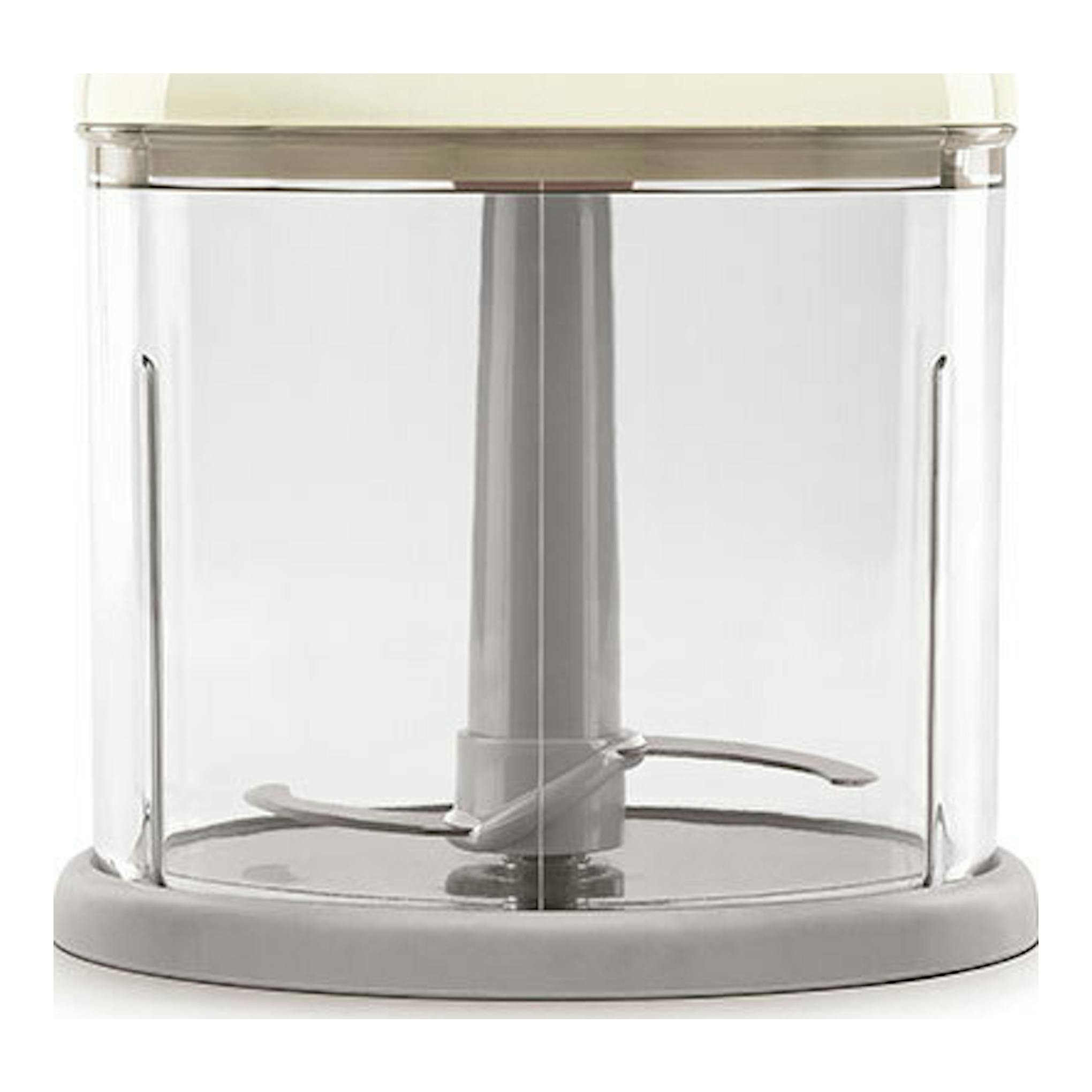 Batidora de mano Smeg HBF03CREU crema, vista frontal, con accesorio picador transparente.