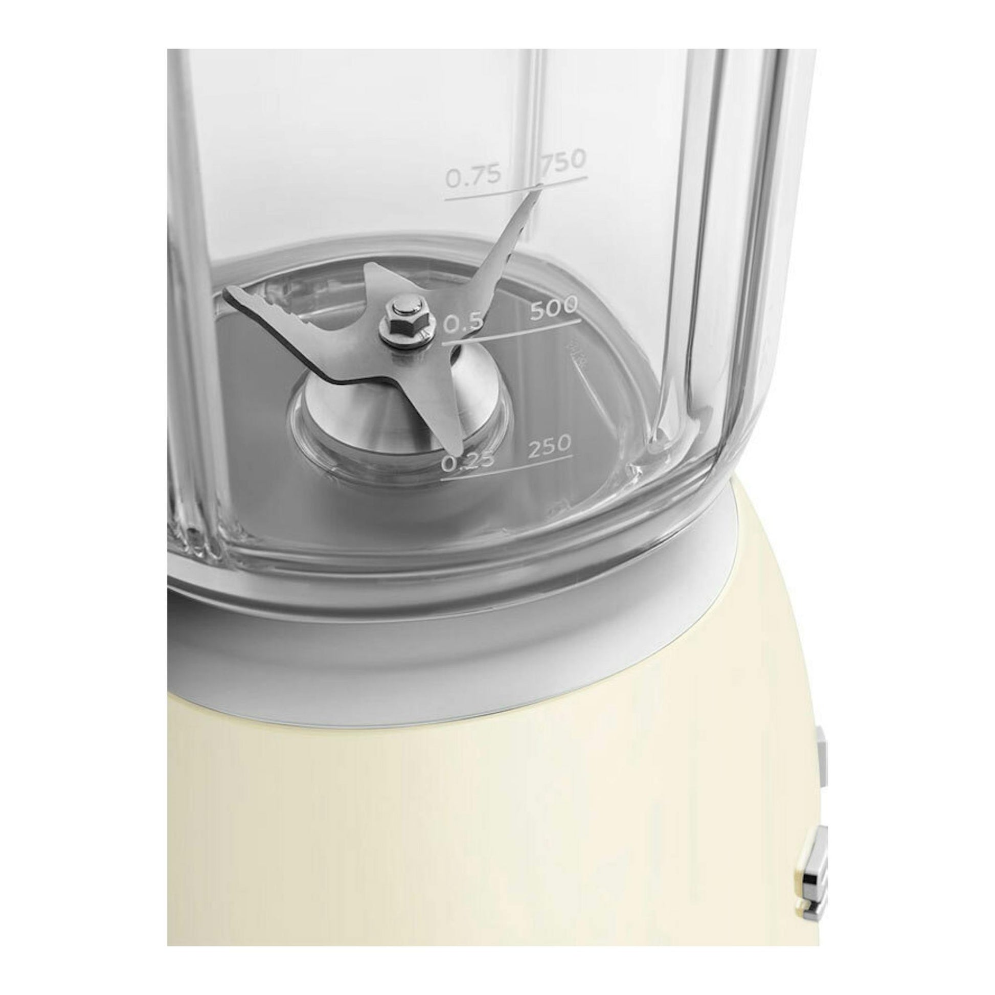 Batidora de vaso Smeg BLF03CREU crema, vista en primer plano del vaso y la base.