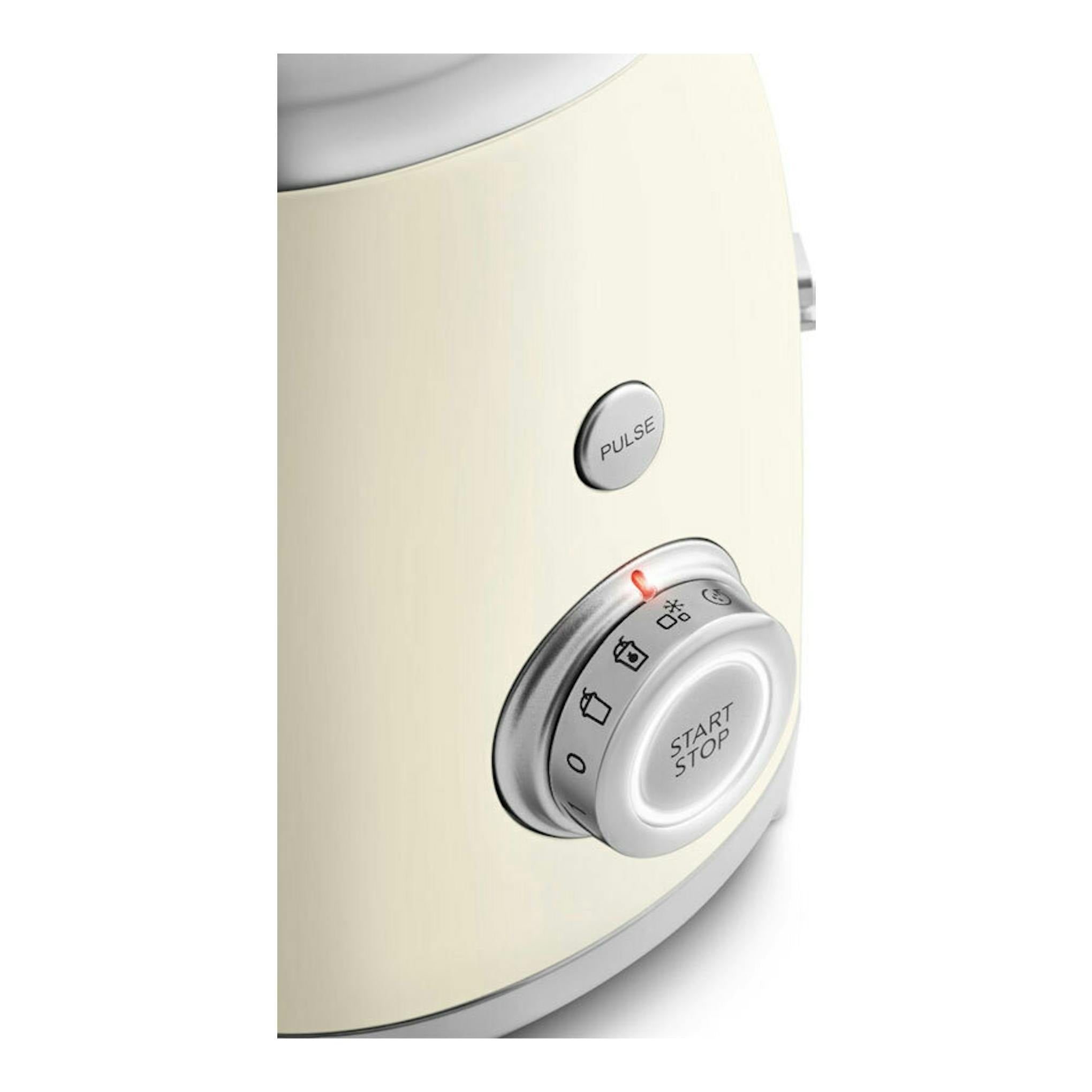 Batidora de vaso Smeg BLF03CREU crema, vista frontal parcial con selector y botón Pulse.