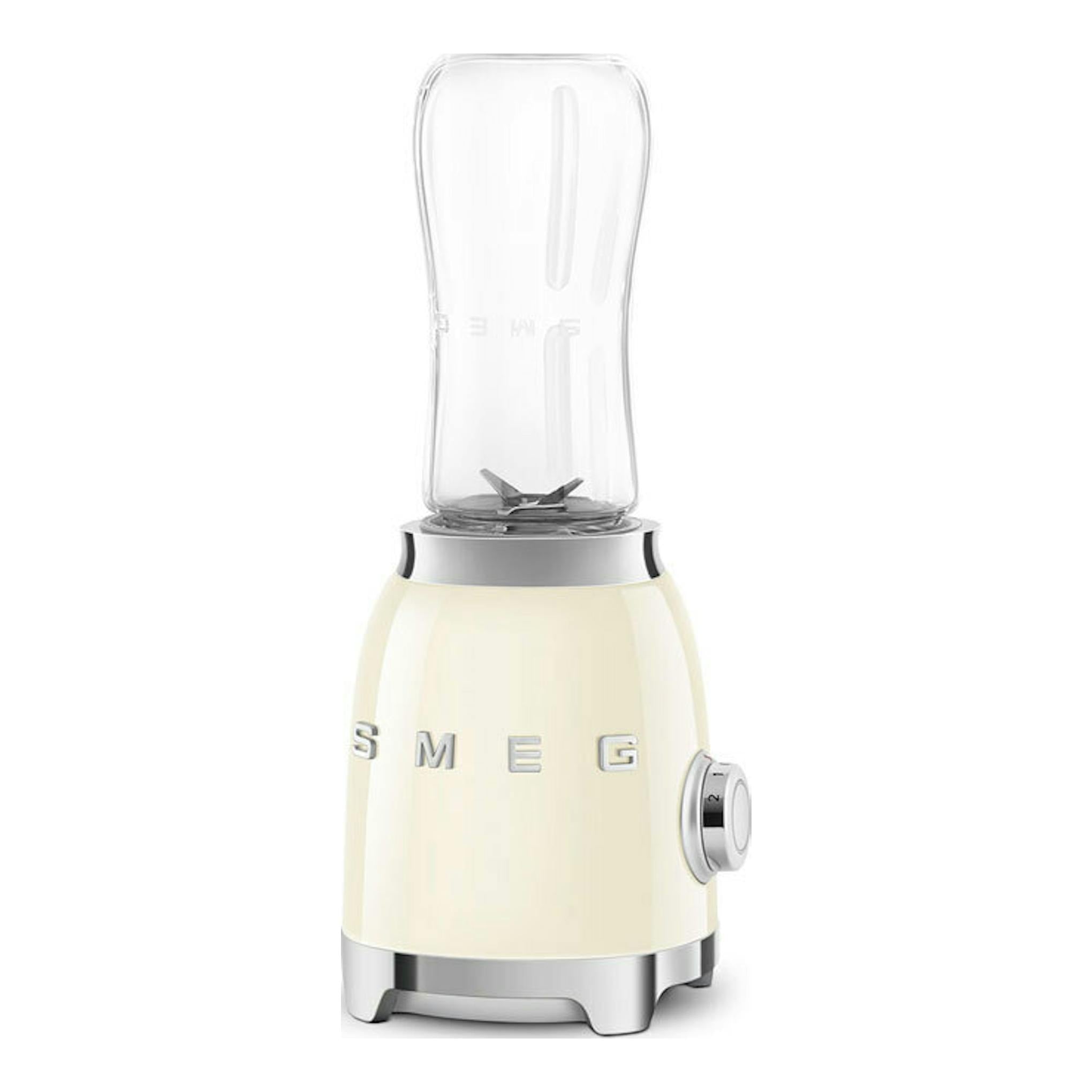 Batidora de vaso Smeg PBF01CREU crema, vista frontal, con vaso transparente y base beige.