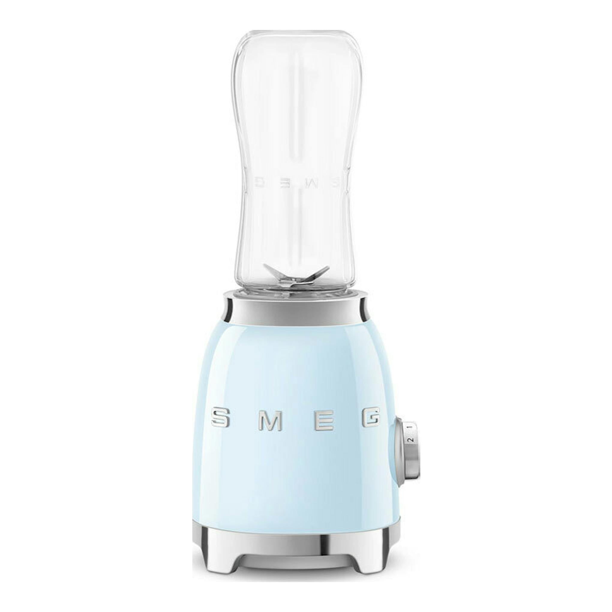 Batidora de vaso Smeg PBF01PBEU azul claro, vista frontal, con vaso transparente.