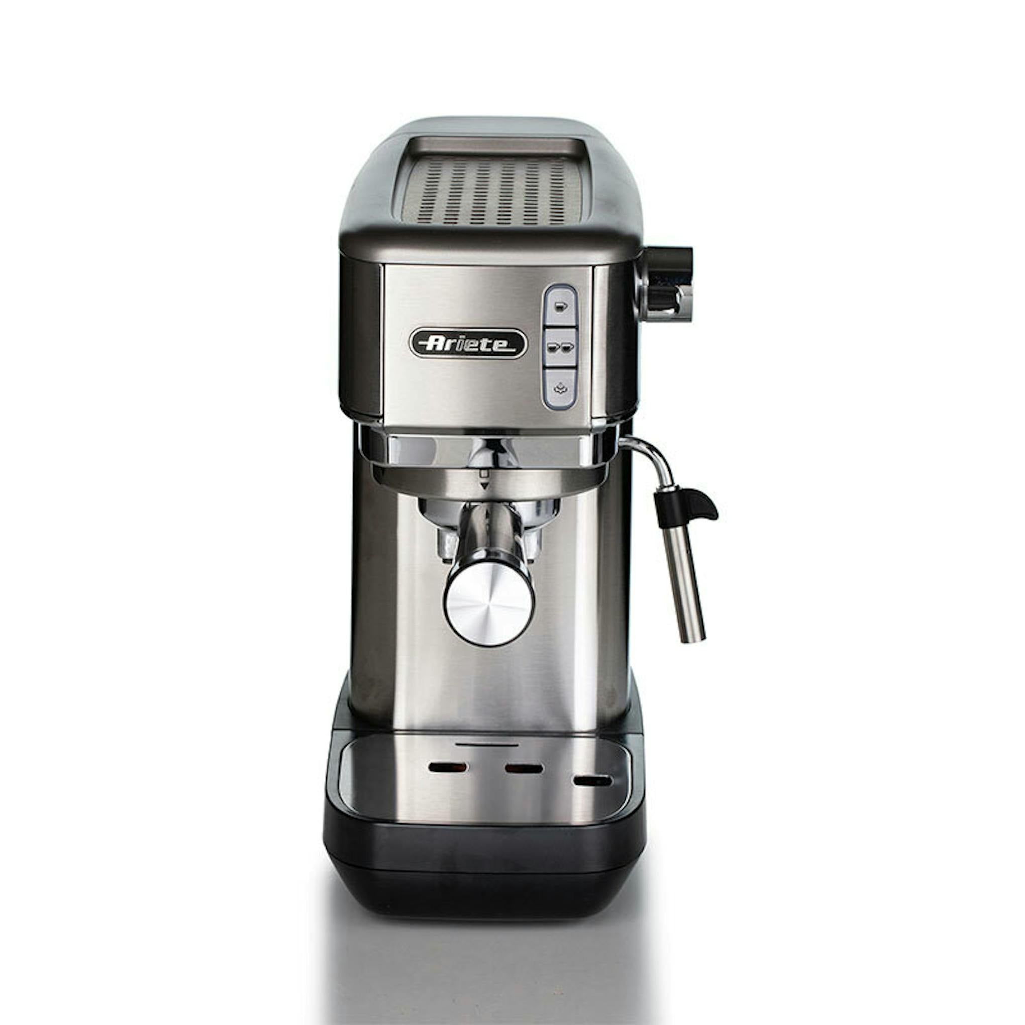 Cafetera espresso Ariete Slim de metal, vista frontal sobre fondo blanco.