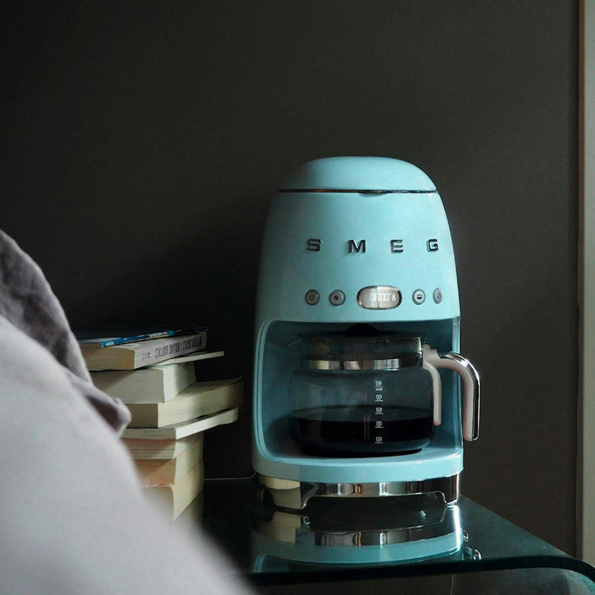 Cafetera de goteo Smeg DCF02PBEU azul pastel