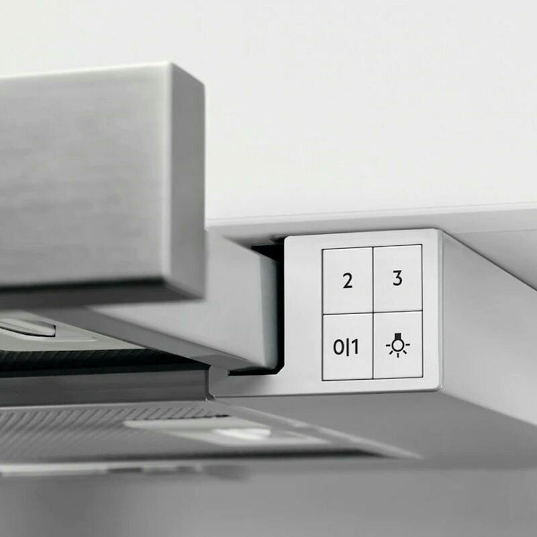 Detalle del panel de control de la campana AEG DPB3632S