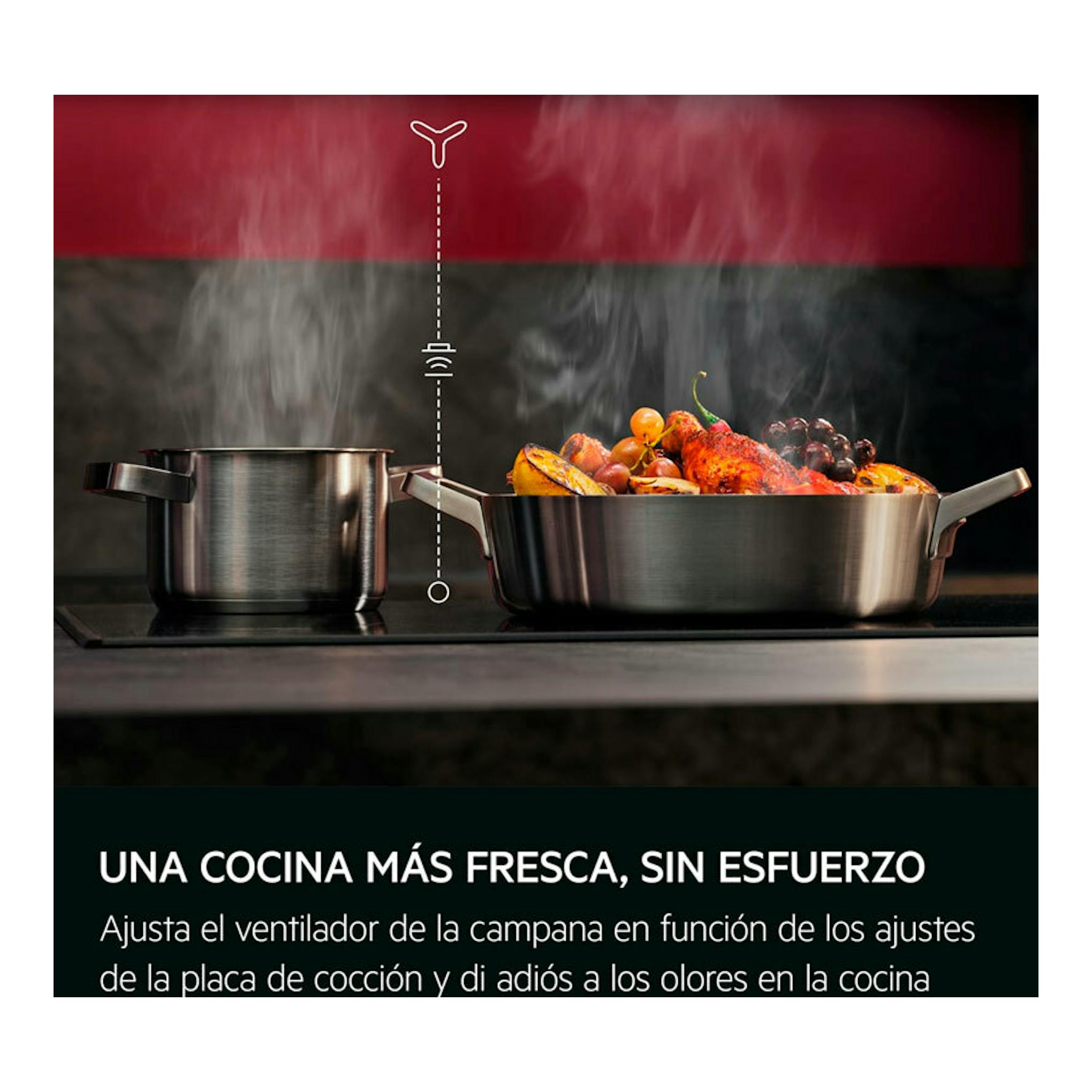 Campana decorativa AEG GV77D91SB de cristal negro, con ollas al fuego y humo sobre la placa.
