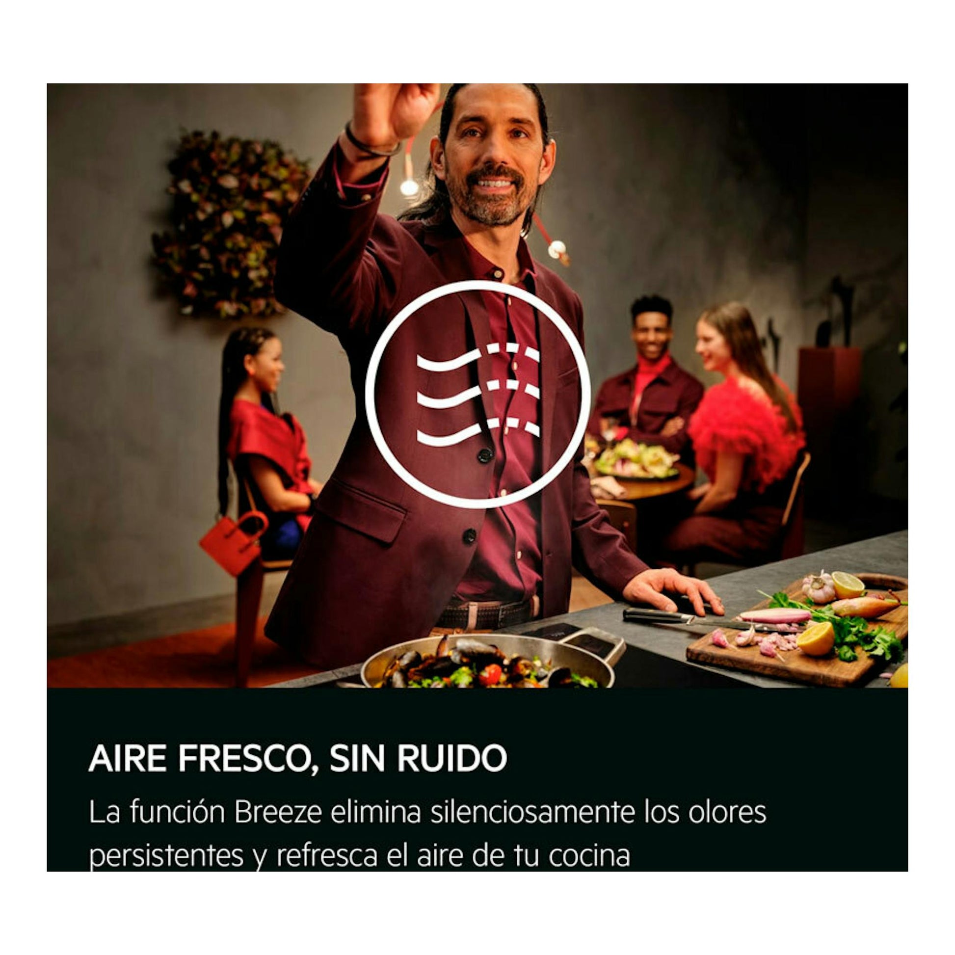 Imagen publicitaria de la campana AEG GV77D91SB, con escena de cocina y texto sobre aire fresco.