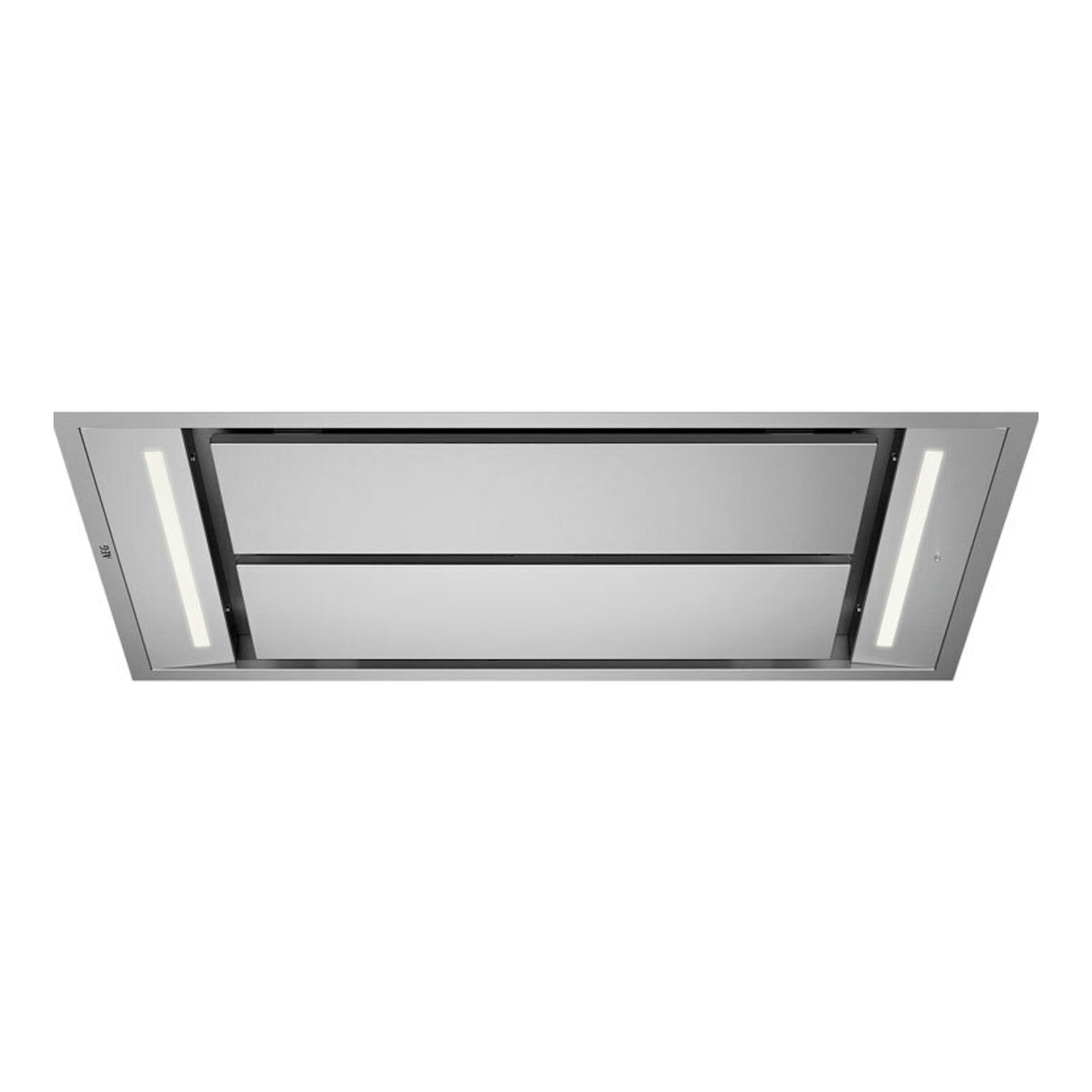 Campana decorativa AEG NDC7792SM inox, vista inferior en ángulo, con dos tiras LED laterales.