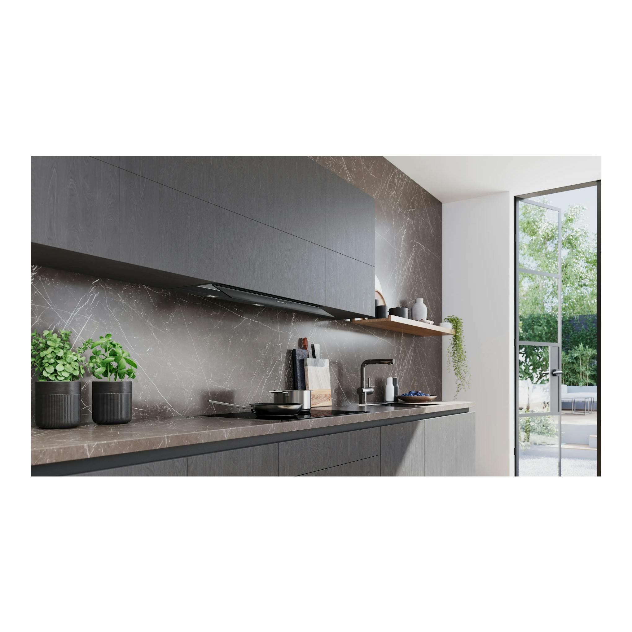 Campana extractora integrada Siemens LJ98BET60, negra mate, bajo armarios en cocina moderna, vista lateral.