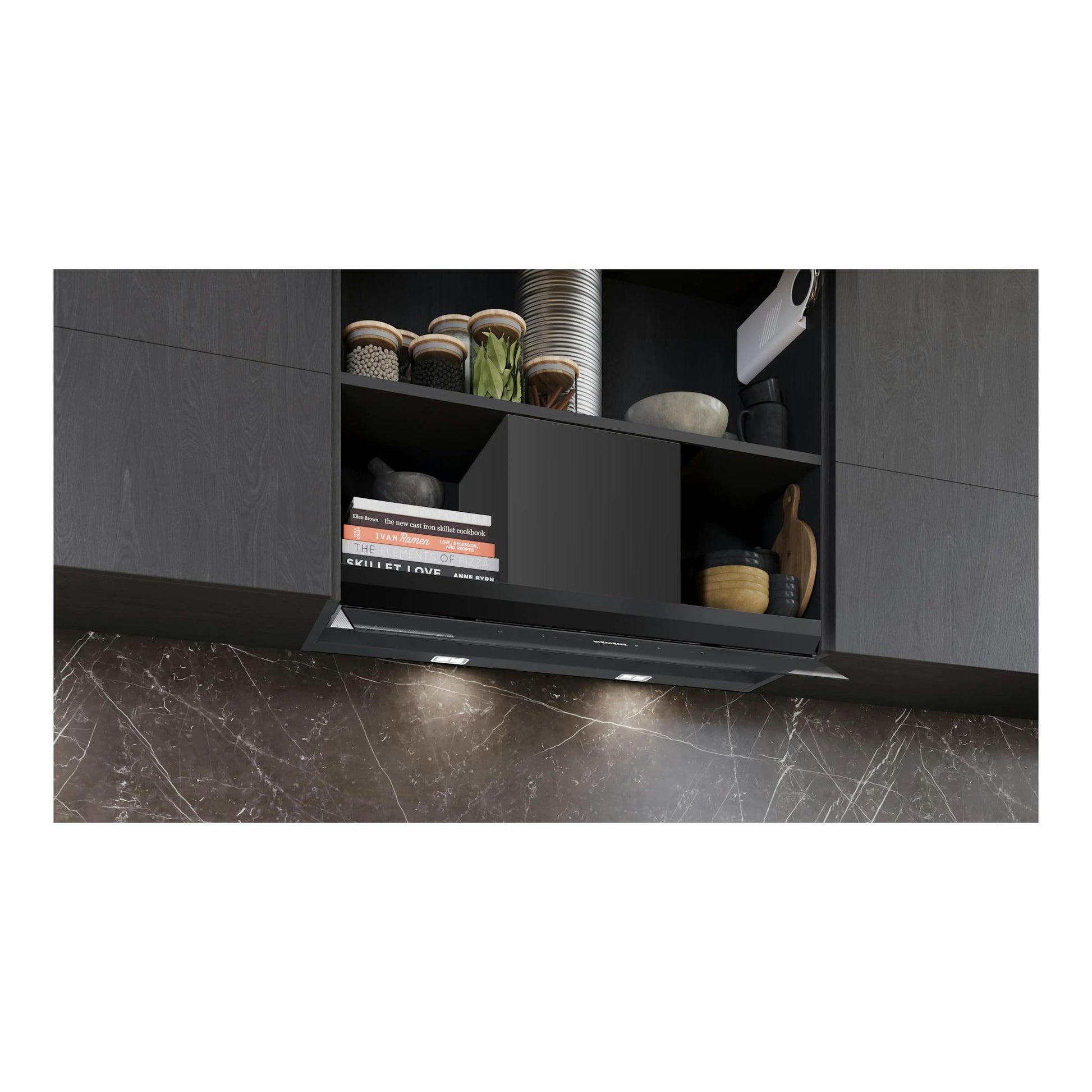 Campana extractora integrada Siemens LJ98BET60 negra mate, vista frontal bajo armarios de cocina.