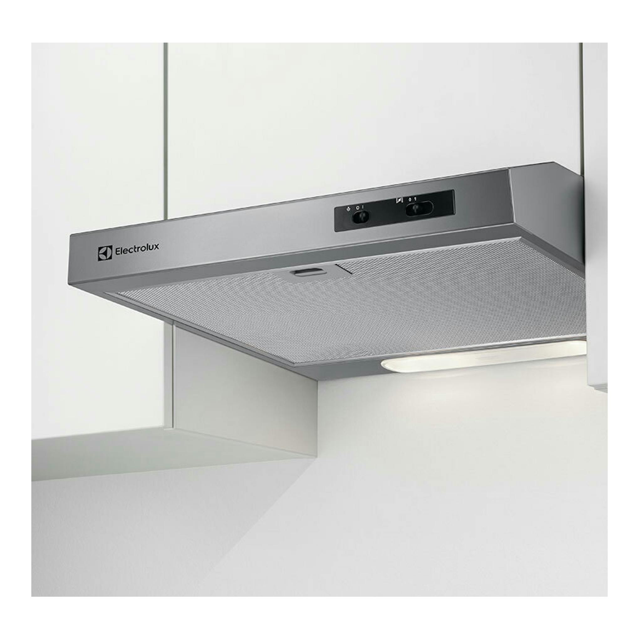 Campana extractora Electrolux EFU216S inox, vista inferior en ángulo, con panel de control y filtro metálico.