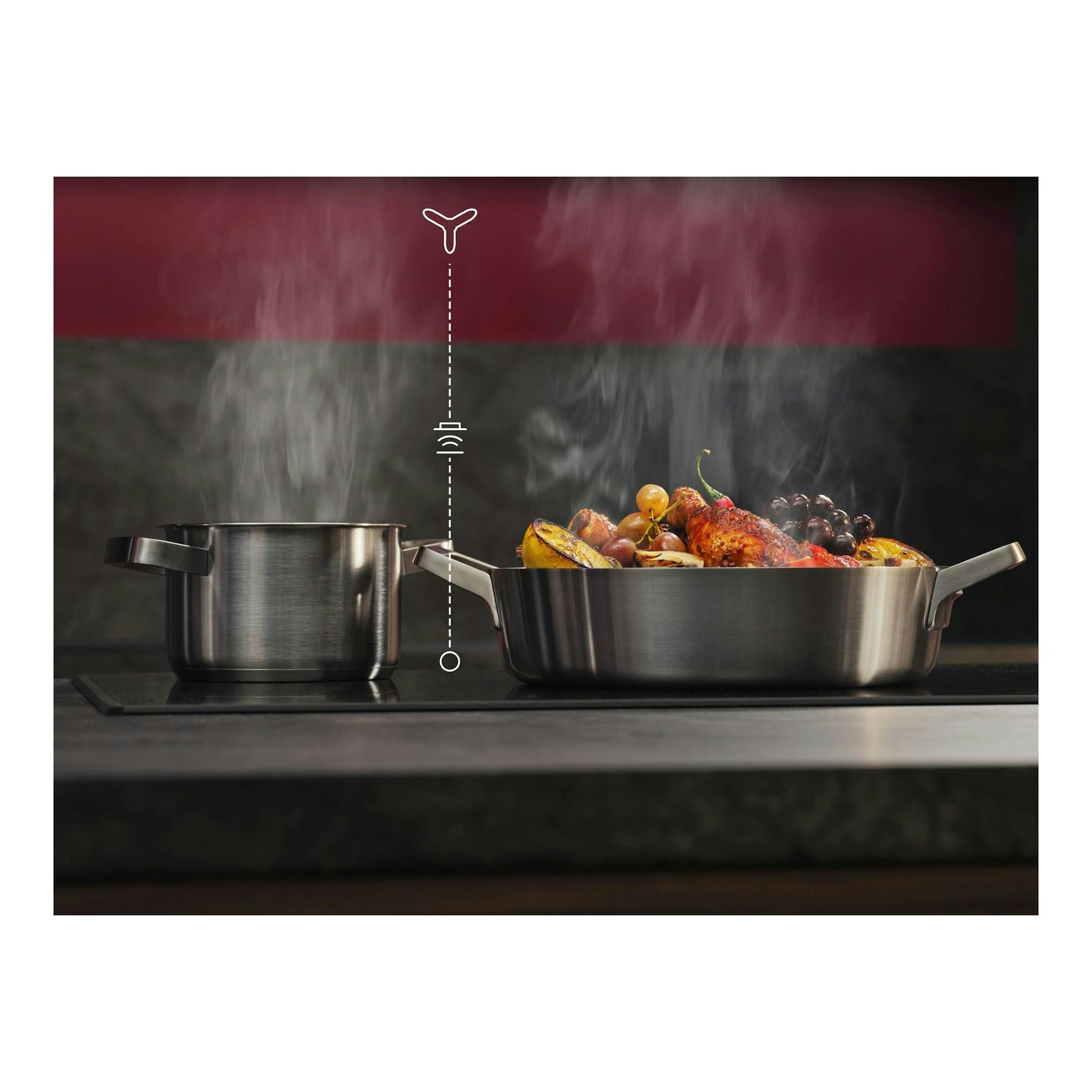 AEG GE68D9HB: vista frontal de una placa negra con dos ollas humeantes y comida cocinándose.