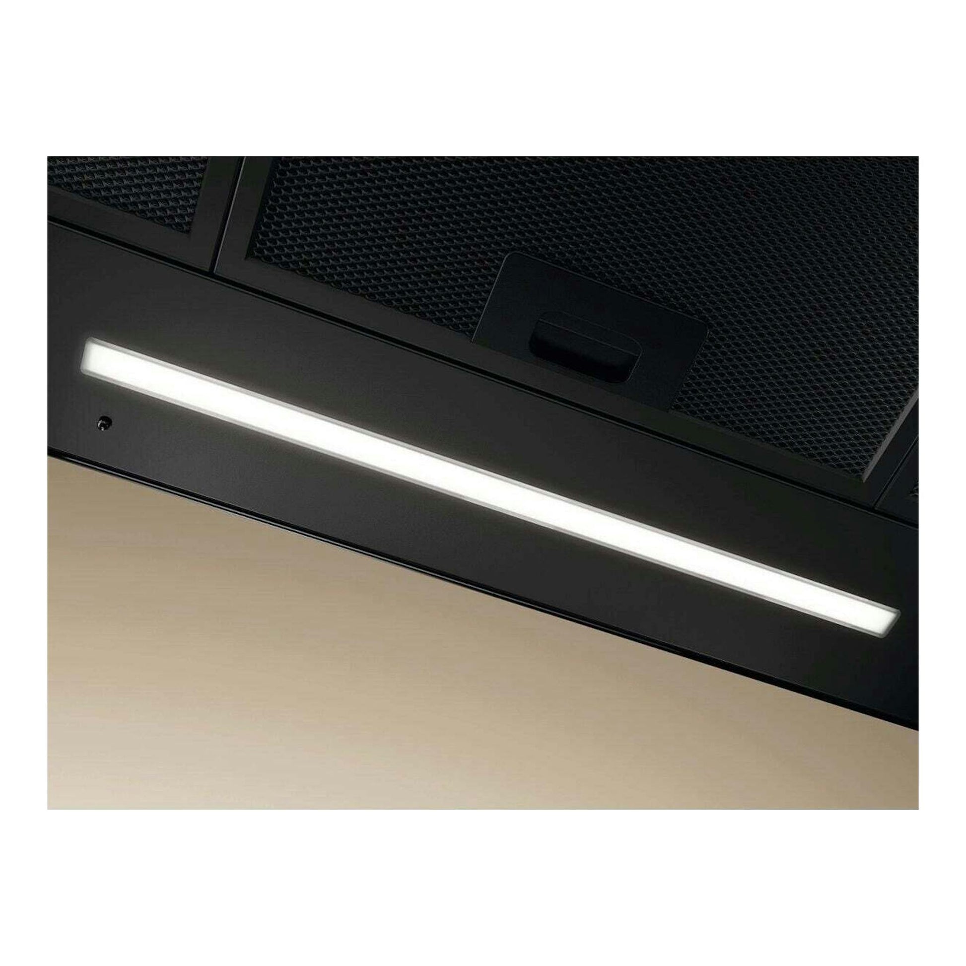 Campana extractora Electrolux LFT819K negra, vista inferior en ángulo con tira LED encendida.