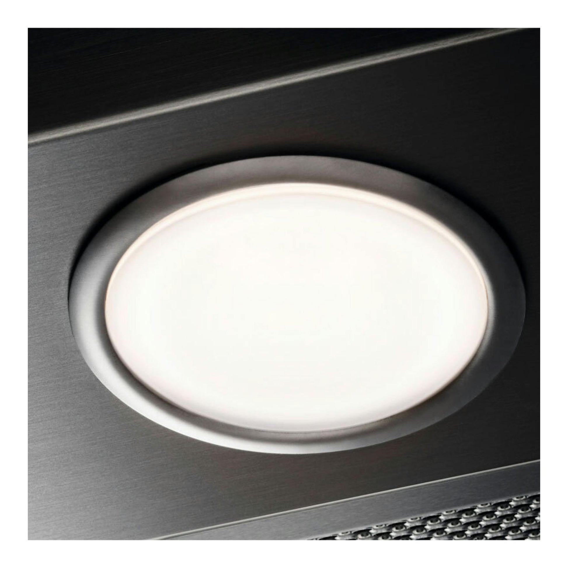 Campana integrable Electrolux LFP519X de acero inoxidable, primer plano con luz circular encendida.