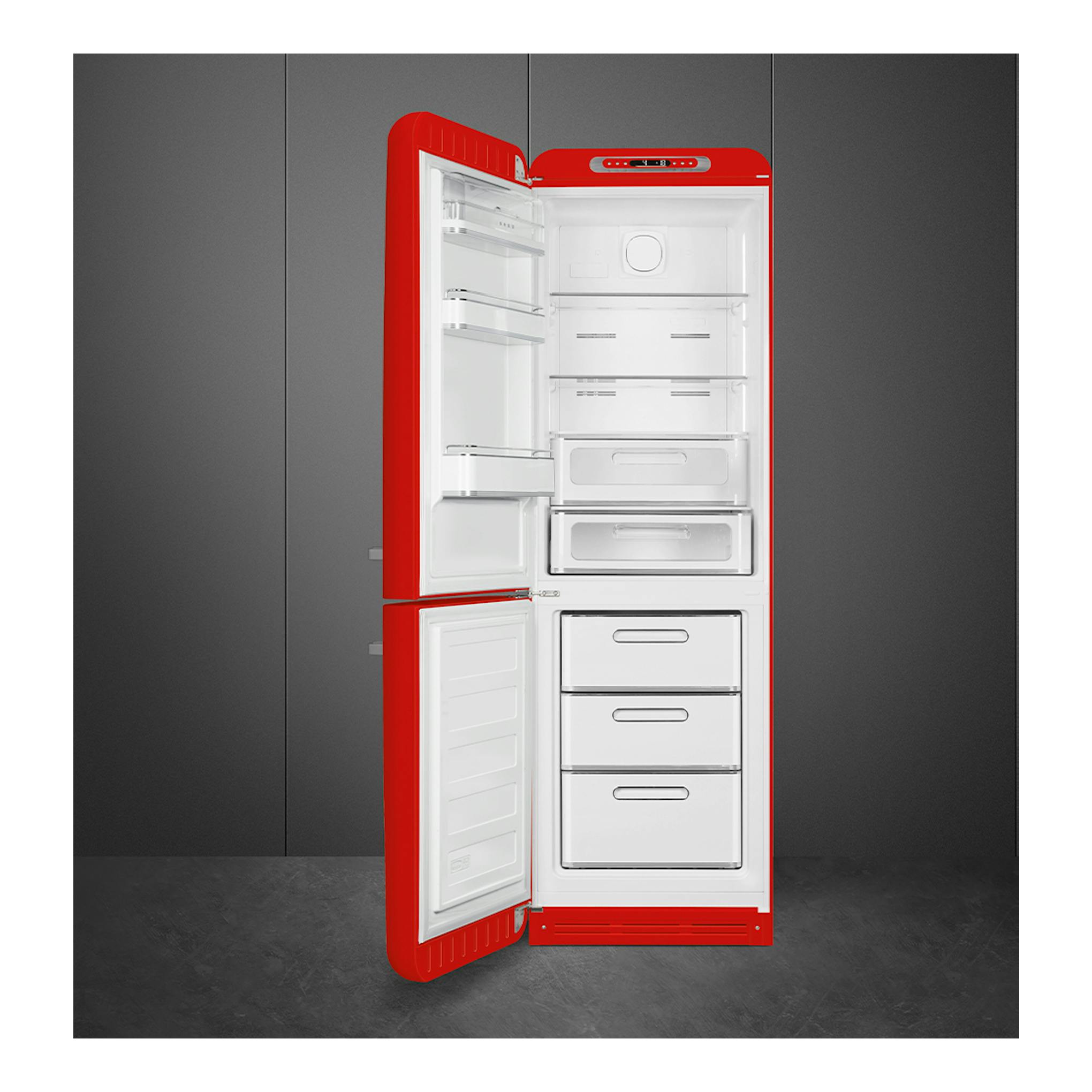 Frigorífico combi Smeg FAB32LRD6 rojo, vista frontal con puerta abierta y compartimentos interiores.