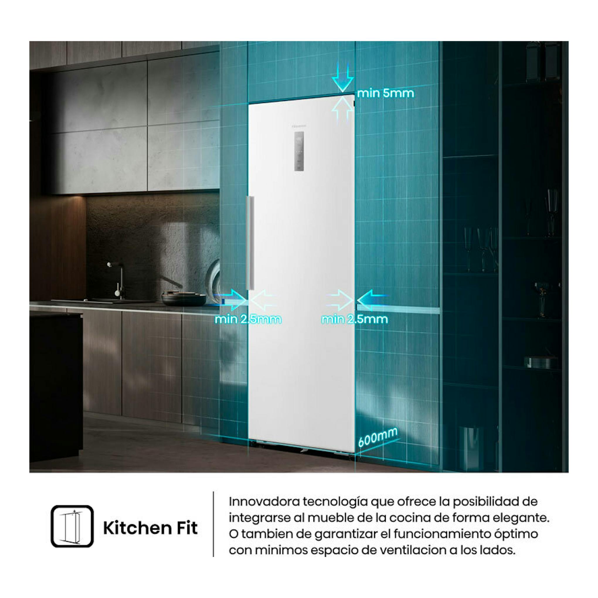 Congelador Hisense FT3K310SEWE blanco, vista frontal en cocina moderna con indicación de mínimos de ventilación.