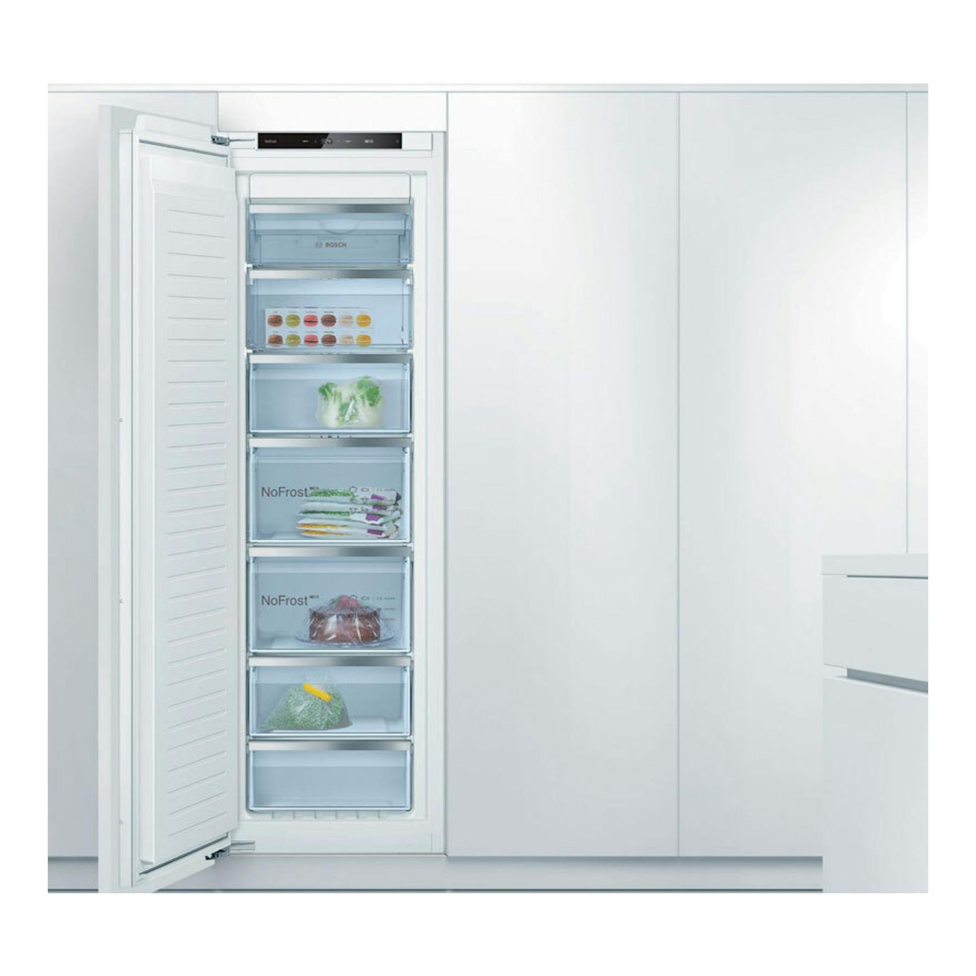 Congelador integrable Bosch GIN81VEE0 blanco, puerta abierta, con cajones transparentes en vista frontal.