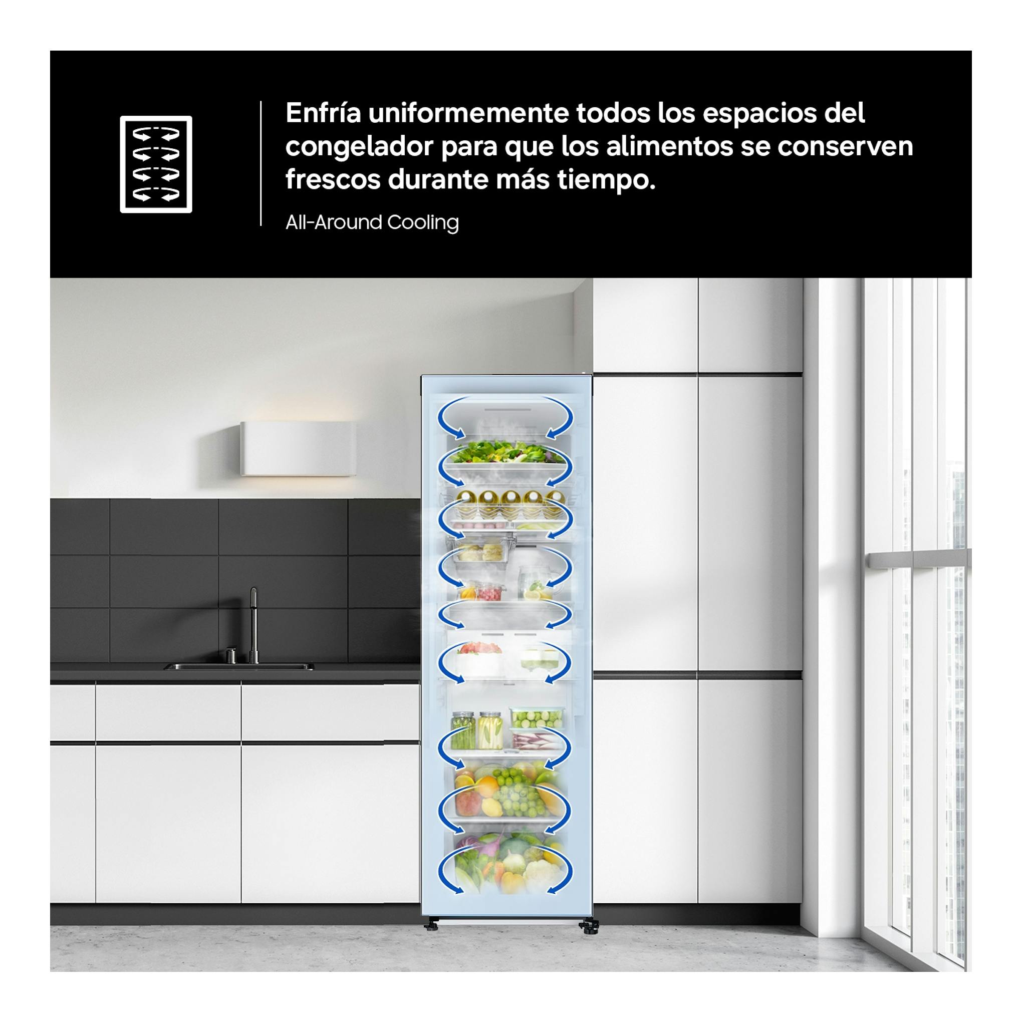 Congelador vertical Samsung RZ70H32KEVEF en cocina blanca, vista frontal, con flechas de flujo de aire.