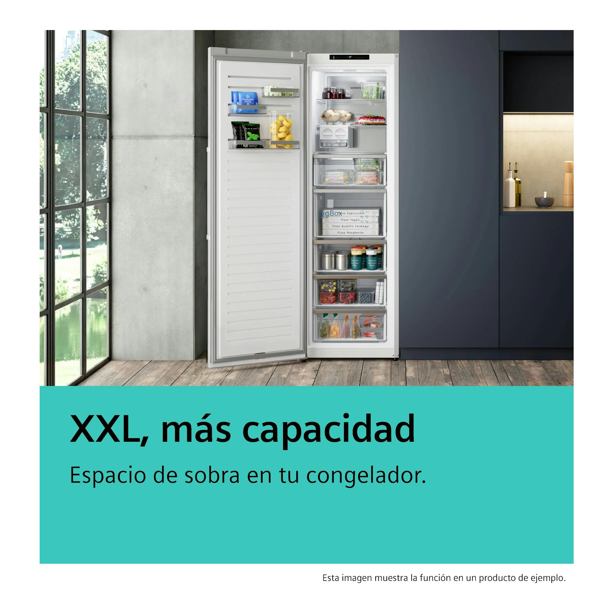 Congelador vertical Siemens abierto, vista frontal, interior blanco con cajones transparentes en cocina moderna.
