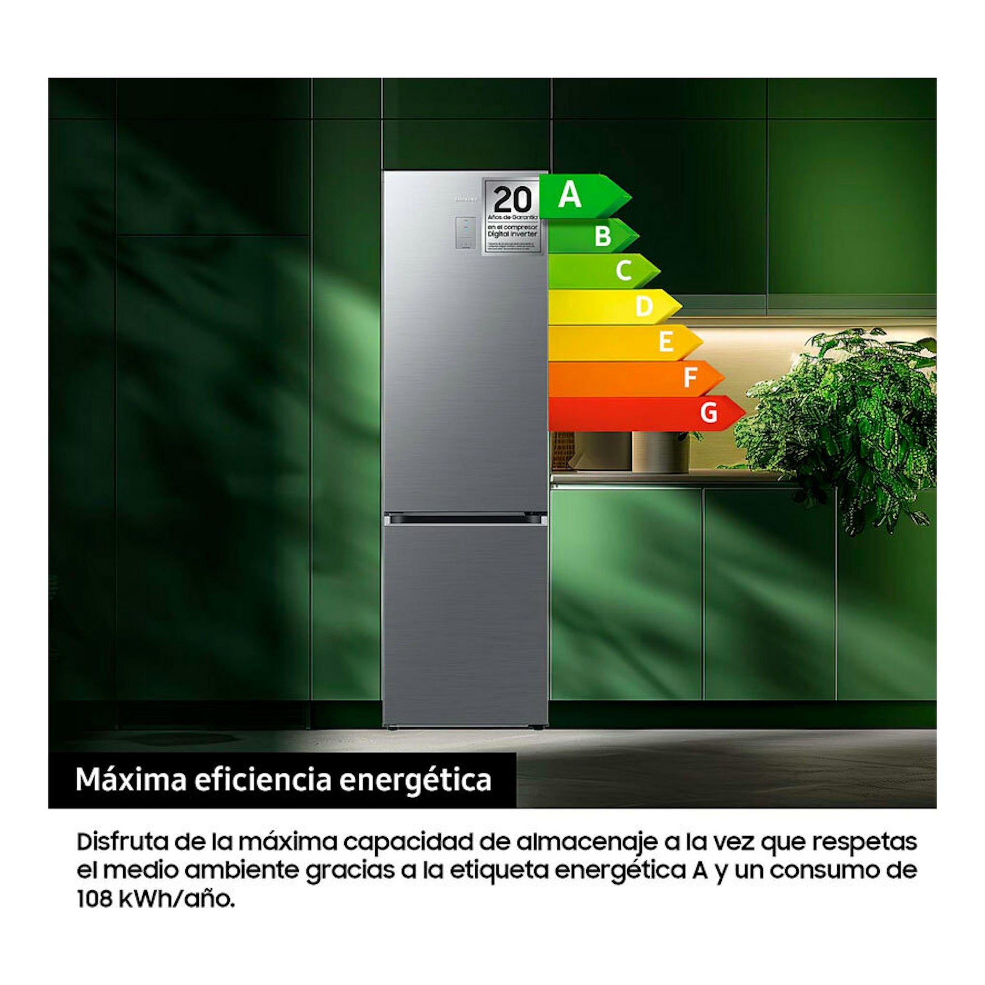 Frigorífico combi Samsung RB38C776ASR/EF inox, vista frontal en cocina verde con etiqueta energética A.